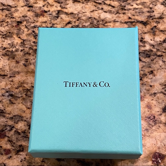 Tiffany’s Rose Gold Diamond Bow Ring - Size 6.5 - Picture 8 of 8